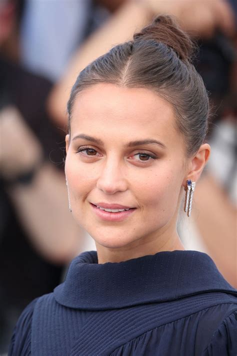 alicia vikander new look.